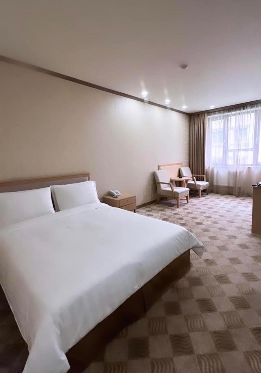 Sunjin Grand Hotel Ulan Bator Eksteriør bilde